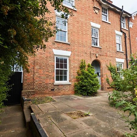 Fantastic Central Stratford Two Bedroom Apartment By Purestay Short Lets & Serviced Accommodation With Parking 外观 照片