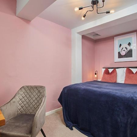 Fantastic Central Stratford Two Bedroom Apartment By Purestay Short Lets & Serviced Accommodation With Parking 外观 照片