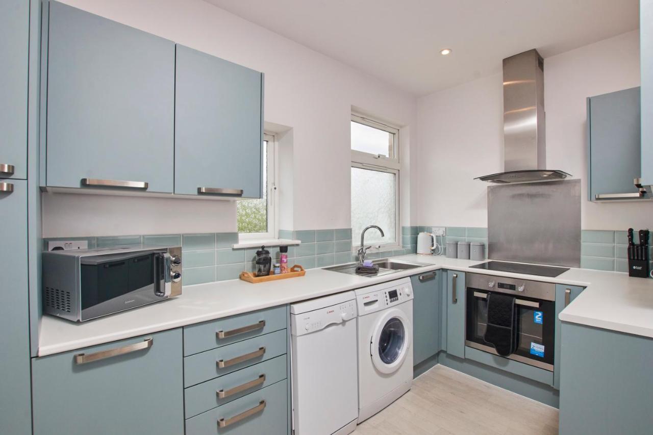 Fantastic Central Stratford Two Bedroom Apartment By Purestay Short Lets & Serviced Accommodation With Parking 外观 照片