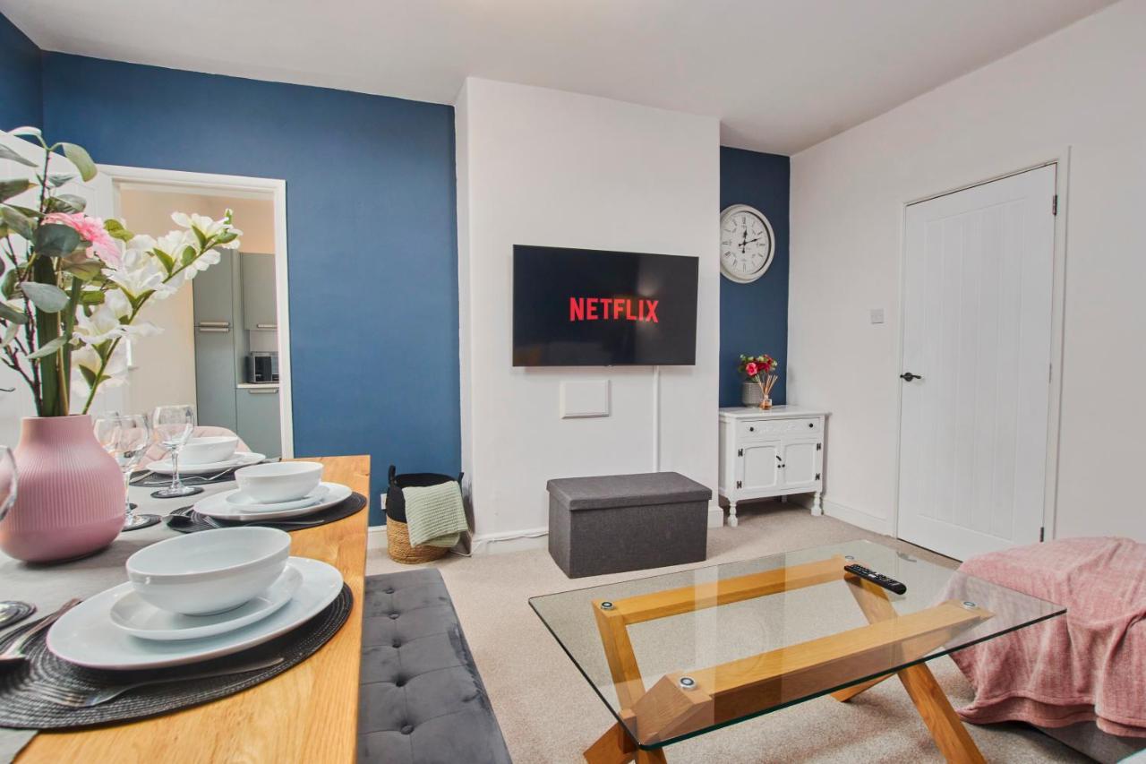 Fantastic Central Stratford Two Bedroom Apartment By Purestay Short Lets & Serviced Accommodation With Parking 外观 照片