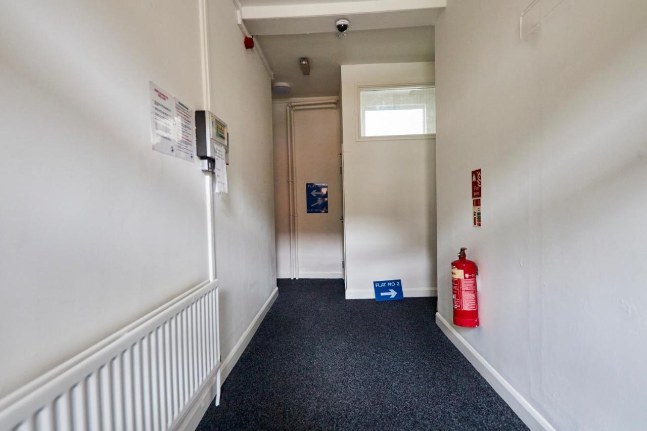 Fantastic Central Stratford Two Bedroom Apartment By Purestay Short Lets & Serviced Accommodation With Parking 外观 照片