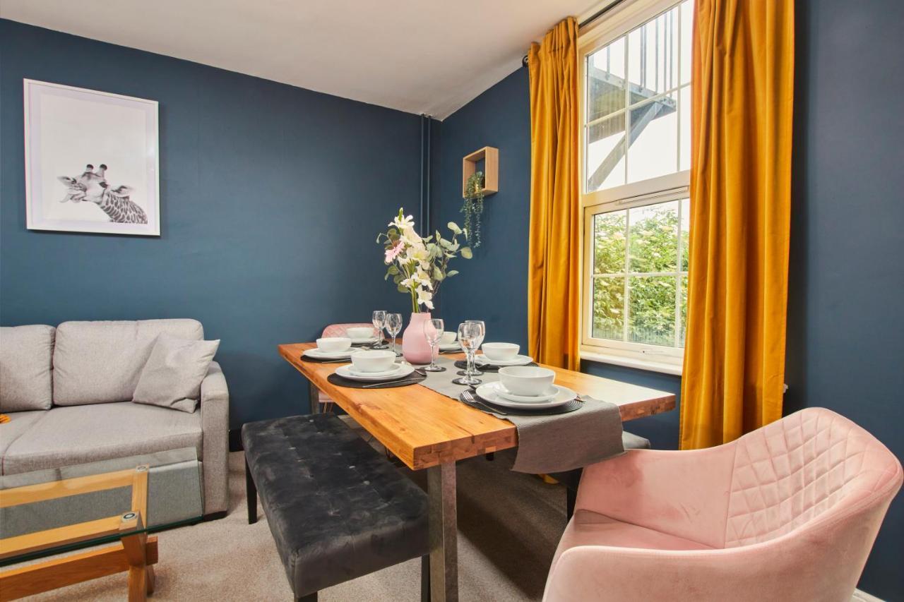 Fantastic Central Stratford Two Bedroom Apartment By Purestay Short Lets & Serviced Accommodation With Parking 外观 照片