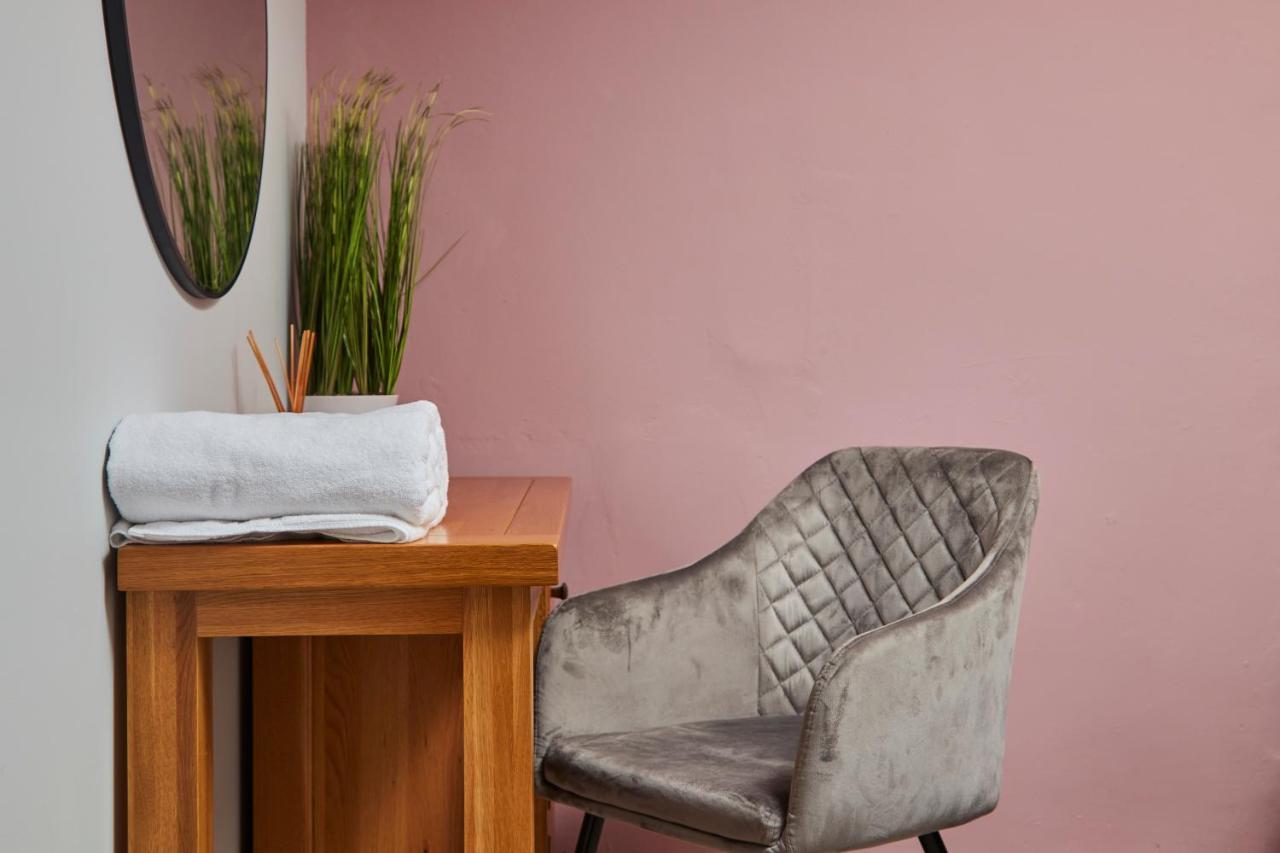 Fantastic Central Stratford Two Bedroom Apartment By Purestay Short Lets & Serviced Accommodation With Parking 外观 照片