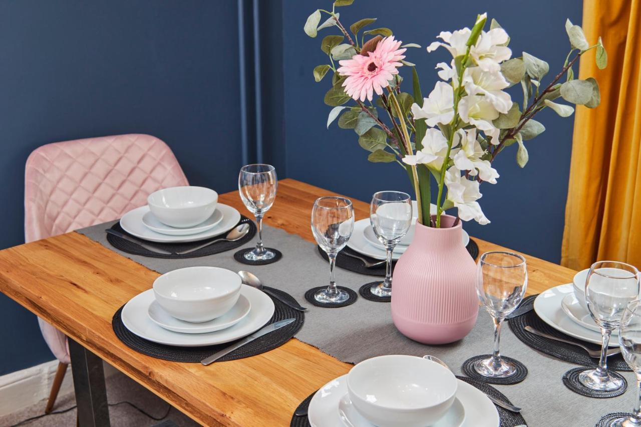 Fantastic Central Stratford Two Bedroom Apartment By Purestay Short Lets & Serviced Accommodation With Parking 外观 照片
